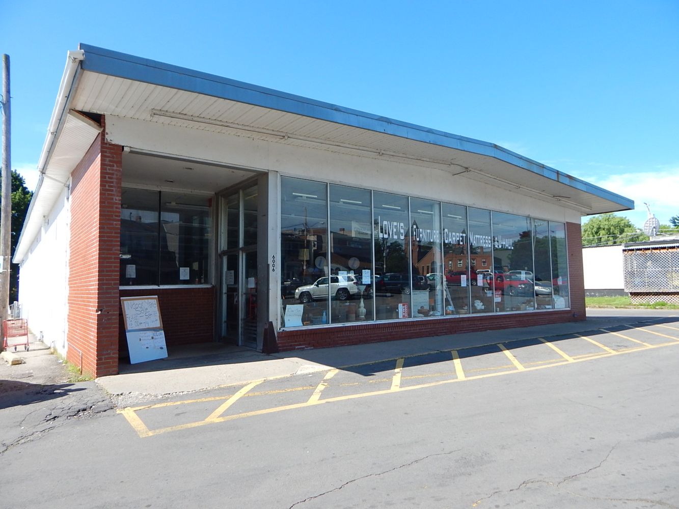 6006 New Hartford St, Wolcott, NY 14590